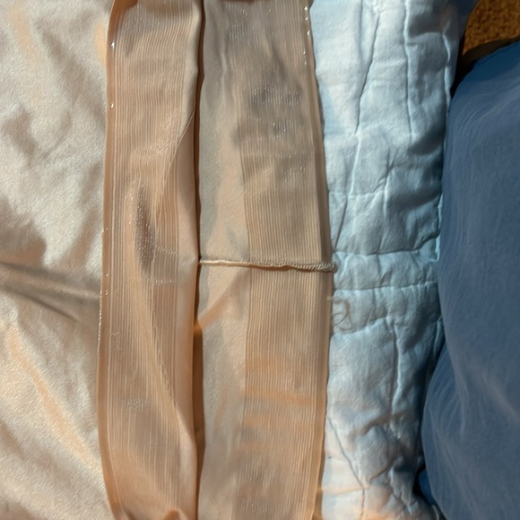 Ruby Ribbon lace cami - Picture 3 of 4